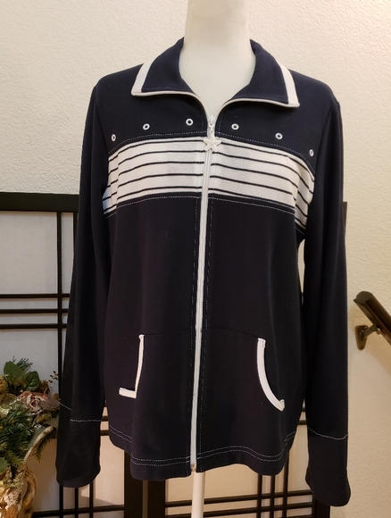 Jacket - Picture 4 of 9